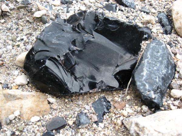 Obsidyen (Volkan camı)