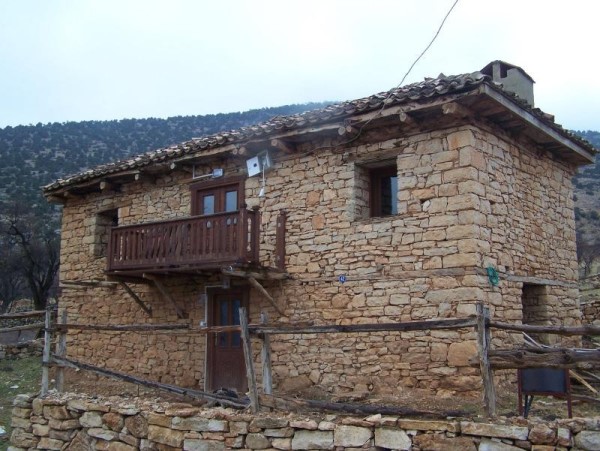 Taş ev